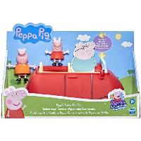 Accessoire De Figurine Voiture rouge familiale Peppa Pig - Jouet préscolaire avec figurines Maman Pig et Peppa - des 3 ans