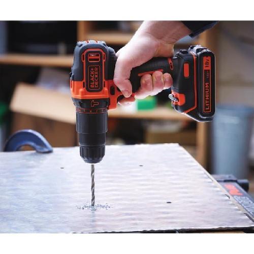 Perceuse BLACK+DECKER Perceuse a Percussion Sans Fil 18 V BDC718AS2F-QW avec 80 Accessoires. 2 Batteries. 1 Malette Metal