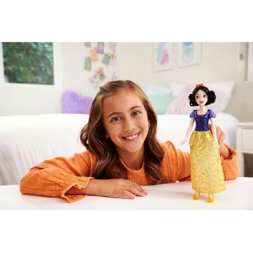 Poupee Blanche-Neige Poupée 29 cm. Mattel Poupée Disney Princesses habillage. accessoires HLW08