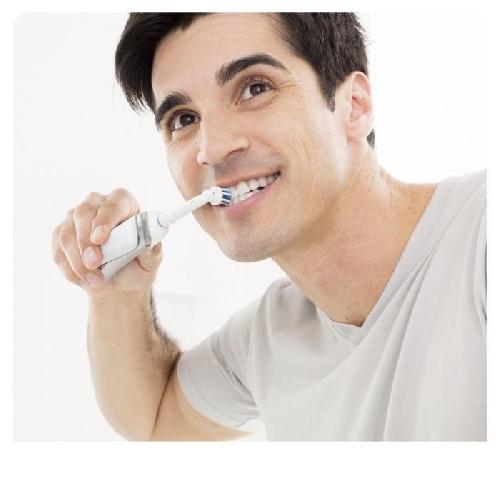 Brosse A Dents Electrique Brosse a Dents Electrique Oral-B PRO 1 700 Cross Action - Rechargeable - Minuteur - Blanche et bleue