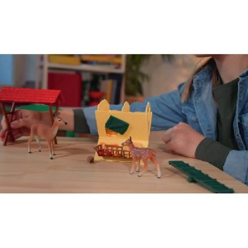 Figurine Miniature - Personnage Miniature Cabane des animaux de la foret. Coffre schleich 42658 Farm World. pour enfants des 3 ans