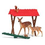 Figurine Miniature - Personnage Miniature Cabane des animaux de la foret. Coffre schleich 42658 Farm World. pour enfants des 3 ans