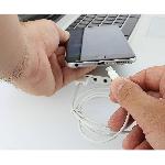 Cable - Connectique Pour Peripherique Cable USB compatible avec iPod iPhone iPad 100cm - Blanc - Pulse