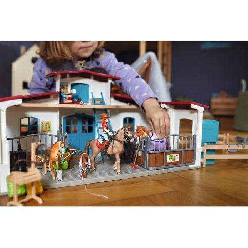 Univers Miniature - Habitation Miniature - Garage Miniature Centre équestre modulable de Lakeside pour chevaux. coffret figurines avec 115 éléments. Schleich 42567 Horse Club