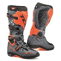 chaussure-botte-sur-chaussure