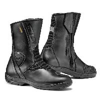 chaussure-botte-sur-chaussure