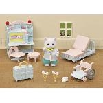 Figurine Miniature - Personnage Miniature Coffret Docteur du Village - Sylvanian Families - Modele 5705 - Accessoires Inclus