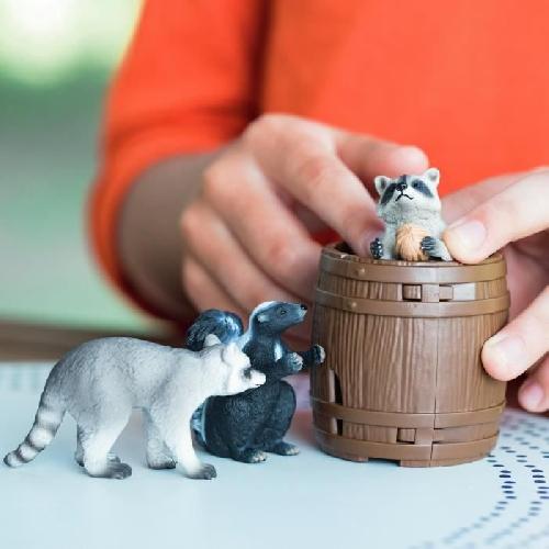 Figurine Miniature - Personnage Miniature Coffret Jeux rigolos avec la noix. figurines animaux sauvages. Schleich 42596 Wild Life. Pour enfant des 3 ans