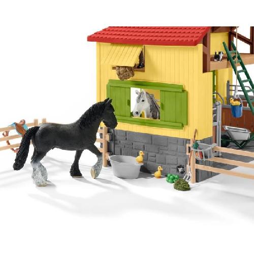 Figurine Miniature - Personnage Miniature Écurie avec boxes et animaux. coffret de 82 pieces avec chevaux. Schleich 42485 Farm World. Des 4 ans