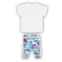 ensemble-de-vetements-de-sport-technique