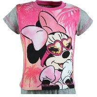 ensemble-de-vetements-de-sport-technique