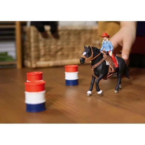 Figurine Miniature - Personnage Miniature Figurine Cowgirl et Tonneaux de Racing et Cheval Schleich - Animaux de la Ferme et Accessoires Western Réalistes - Coffret 7 Pieces