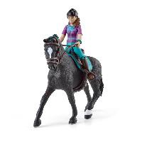 Figurine Miniature - Personnage Miniature Figurine Cavaliere Lisa et Storm. coffret schleich avec 10 éléments inclus dont 1 cheval schleich hanovrien et sa cavaliere.