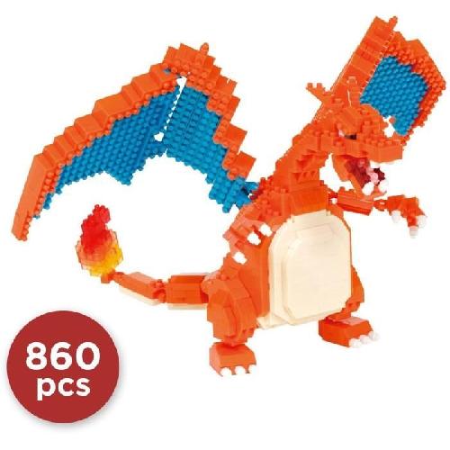 Jeu D'assemblage - Jeu De Construction - Jeu De Manipulation Figurine Pokemon Dracaufeu -Charizard- - BANDAI - Nanoblock - Figurine en Briques 860 pieces - Kit Construction - NBPM80