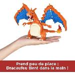 Jeu D'assemblage - Jeu De Construction - Jeu De Manipulation Figurine Pokemon Dracaufeu -Charizard- - BANDAI - Nanoblock - Figurine en Briques 860 pieces - Kit Construction - NBPM80