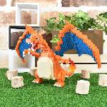 Jeu D'assemblage - Jeu De Construction - Jeu De Manipulation Figurine Pokemon Dracaufeu -Charizard- - BANDAI - Nanoblock - Figurine en Briques 860 pieces - Kit Construction - NBPM80