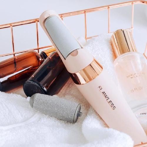 Ponceuse Manucure - Pedicure Finishing Touch Flawless Pedi - Rape Pied Electrique Rechargeable - Anti-callosites - Experience de Pedicure a Domicile