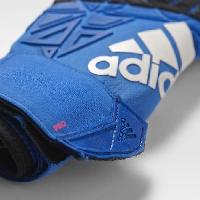 gants-de-gardien-de-football