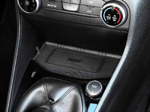 Autoradios : Chargeur Induction Qi INBAY Pocket pour Ford Fiesta 06 2017 - 07 2023 10W RHD