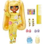 Poupee Junior High Pyjama Party - Poupée mannequin articulée 22 cm - Sunny (Jaune) - Nombreux accessoires - a partir de 4 ans