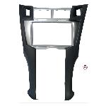 Kit Facade Autoradio KA413 compatible avec Toyota Yaris - Argent Kit Facade Autoradio KA413 compatible avec Toyota Yaris - Argent