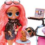 Poupee L.O.L. Surprise OMG - Cabinet de Veterinaire - Rescu Vet Set? - Poupee exclusive + 2 animaux et accessoires - Des 4 ans.