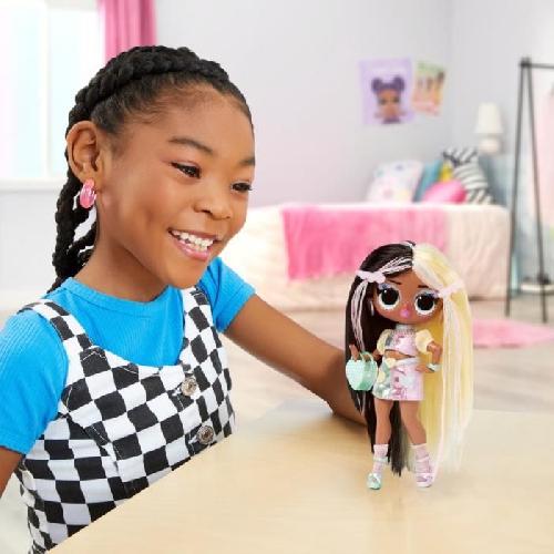 Poupee L.O.L. Surprise Tweens S4 Doll - Poupée Darcy Blush 17 cm - Accesoires surprises