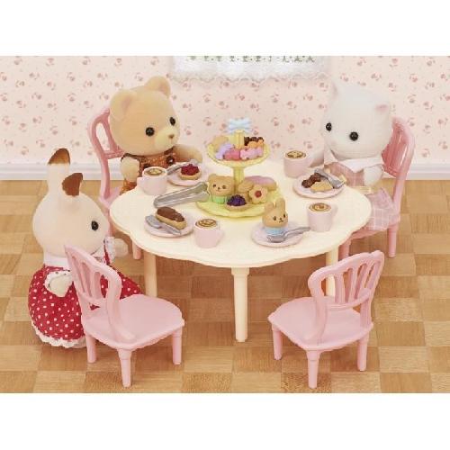 Figurine Miniature - Personnage Miniature La table du goûter - SYLVANIAN FAMILIES - 5742 - Set de table avec chaises. vaisselle et pâtisseries