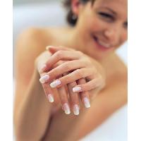 lampe-uv-de-manucure-a-vernis lampe-uv-de-manucure-a-vernis