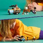 Jeu D'assemblage - Jeu De Construction - Jeu De Manipulation LEGO 42606 Friends Le Chariot de Pâtisseries Mobile. Jouet Éducatif avec Figurines Aliya. Jules et le Chien Aira
