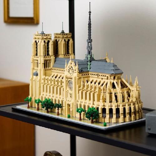 Jeu D'assemblage - Jeu De Construction - Jeu De Manipulation LEGO Architecture 21061 Notre-Dame de Paris - Set de Construction pour Adultes