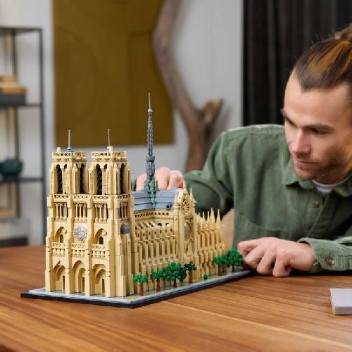 Jeu D'assemblage - Jeu De Construction - Jeu De Manipulation LEGO Architecture 21061 Notre-Dame de Paris - Set de Construction pour Adultes