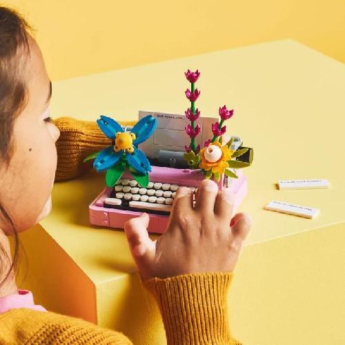 Jeu D'assemblage - Jeu De Construction - Jeu De Manipulation LEGO Creator 31169 3-en-1 La machine a écrire avec des fleurs - Jeu pour fille des 8 ans