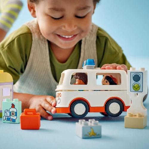 Jeu D'assemblage - Jeu De Construction - Jeu De Manipulation LEGO DUPLO 10447 L'ambulance et le chauffeur - Jouet interactif pour les enfants des 2 ans