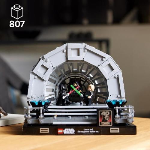 Jeu D'assemblage - Jeu De Construction - Jeu De Manipulation LEGO Star Wars 75352 Diorama de la Salle du Trône de l'Empereur. Maquette avec Sabres Laser