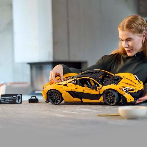 Jeu D'assemblage - Jeu De Construction - Jeu De Manipulation LEGO Technic 42172 McLaren P1 -Kit Maquette Hypercar pour Adultes Passionnés de Véhicules