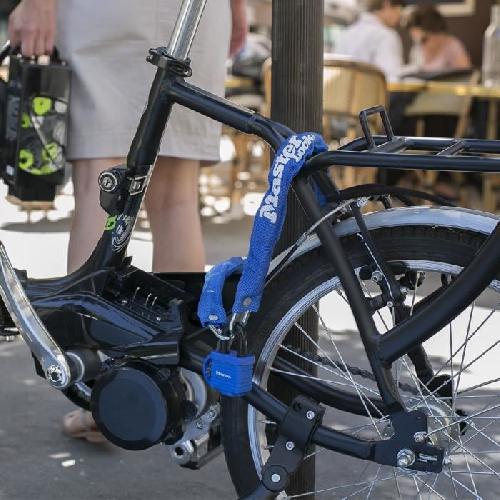 Antivol MASTER LOCK Chaîne Antivol Vélo avec Cadenas a Clé - Idéal pour les Vélos. Vélos Electriques. VTT et autres