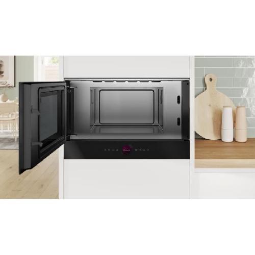 Micro-ondes Micro-ondes simple encastrable - BOSCH SER8 - BFL7221B1 - Noir -  21 L  - 38.2 x 59.4 x 31.8 cm