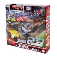 Monde Miniature Disney · Pixar-Cars Piste Tremplin Piston Cup - Coffret Avec Piste