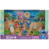 Monde Miniature Figurines et accessoires - LICENCE /STITCH - Coffret Deluxe - 13 figurines et accessoires. Stitch dans 5 poses. planche de surf