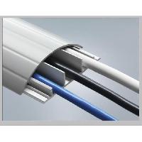 moulure-goulotte-cache-fil-plinthe-gaine-range-fil-clips