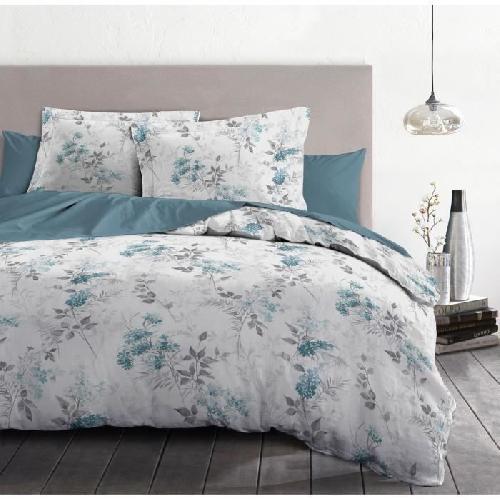 Parure De Couette Parure de couette 240x260 cm HOME LINGE PASSION POMPADOUR : Housse de couette + 2 taies d'oreiller - 100% Coton 57 Fils - Blanc/bleu