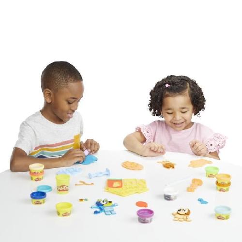 Jeu De Pate A Modeler Play-Doh Bluey se déguise. Coffret avec 11 pots de pâte a modeler Bluey et a sa soeur Bingo. des 3 ans