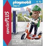 Univers Miniature - Habitation Miniature - Garage Miniature PLAYMOBIL - 70873 - Hipster avec trotinette electrique