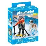 PLAYMOBIL 71741 Garcon en raquettes avec Saint Bernard