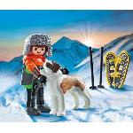 Univers Miniature - Habitation Miniature - Garage Miniature PLAYMOBIL 71741 Garçon en raquettes avec Saint Bernard