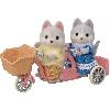 Poupee Figurines miniatures - SYLVANIAN FAMILIES - 5637 - Les freres et soeurs husky et leur tandem