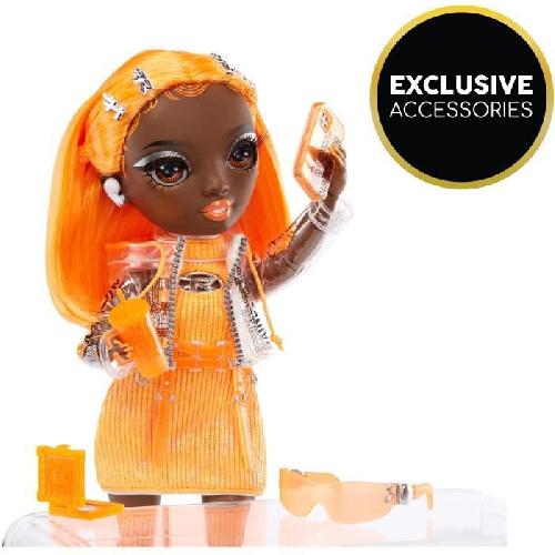 Poupee Rainbow High S23 Fashion Doll - Poupée 27 cm Michelle St Charles (Orange Fluo) - 1 tenue. 1 paire de chaussures et des accessoires