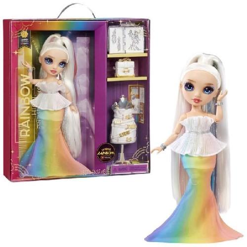 Poupee Rainbow High Tentpole PR Theme Doll - RAINBOW - 1 robe de Gala et 1 tenue decontractee + accessoires et carnet de croquis
