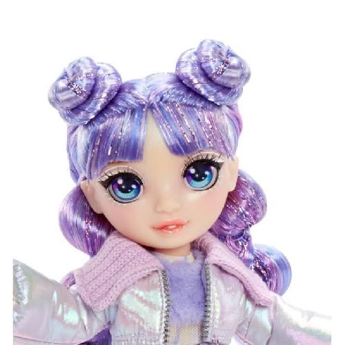 Poupee Rainbow High - Winter Wonderland - 1 poupée mannequin (Violet) de 27cm - 1 tenue magique et accessoires - Bonhomme de neige a créer